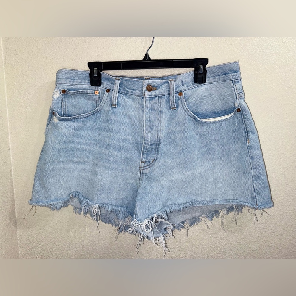 Madewell Curvy Relaxed Denim Light Wash Jean Shorts-‎ Size 30 - Picture 2 of 11
